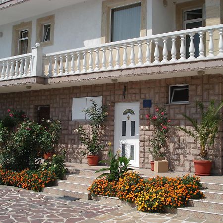 Family Hotel Zhelkovi - Olympia Kharmanli Eksteriør billede