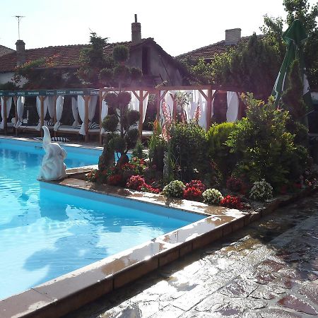 Family Hotel Zhelkovi - Olympia Kharmanli Eksteriør billede
