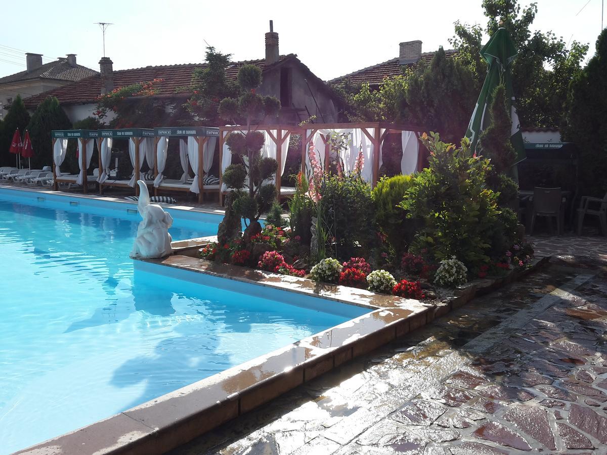 Family Hotel Zhelkovi - Olympia Kharmanli Eksteriør billede