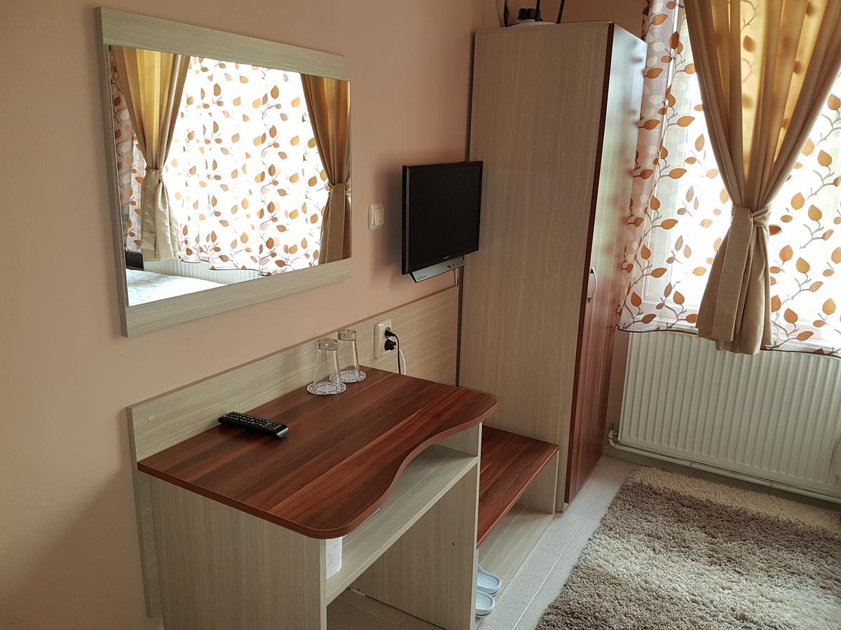 Family Hotel Zhelkovi - Olympia Kharmanli Eksteriør billede